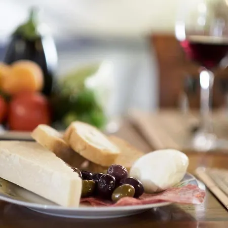 Center Flat By Interhome * Siena